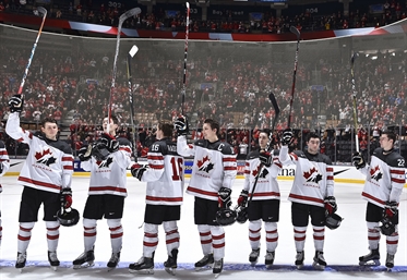 Canada explodes in 2nd for 5-0 win
